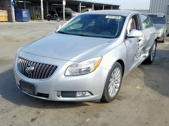 2G4GS5EV6D9183941 - 2013 BUICK REGAL PREM SILVER photo 2