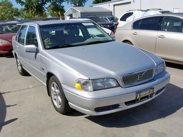 YV1LS5577W2553102 - 1998 VOLVO S70 GRAY photo 1