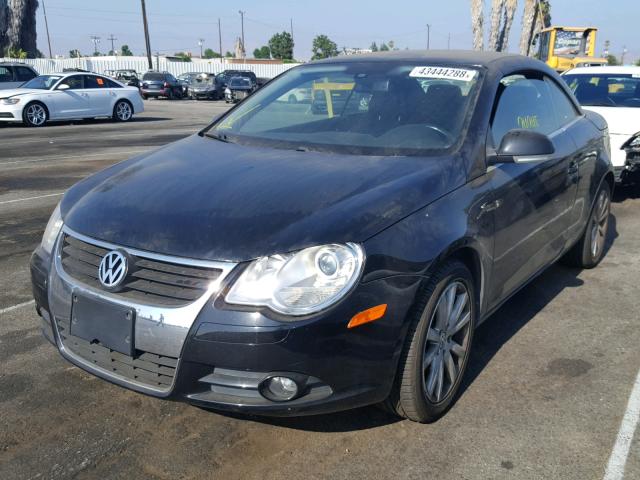 WVWFA71F77V028233 - 2007 VOLKSWAGEN EOS 2.0T L BLACK photo 2