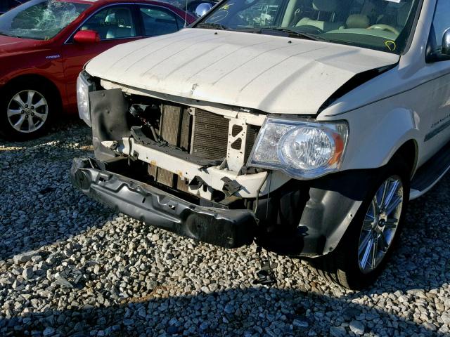 1A8HX58228F158407 - 2008 CHRYSLER ASPEN LIMI WHITE photo 9