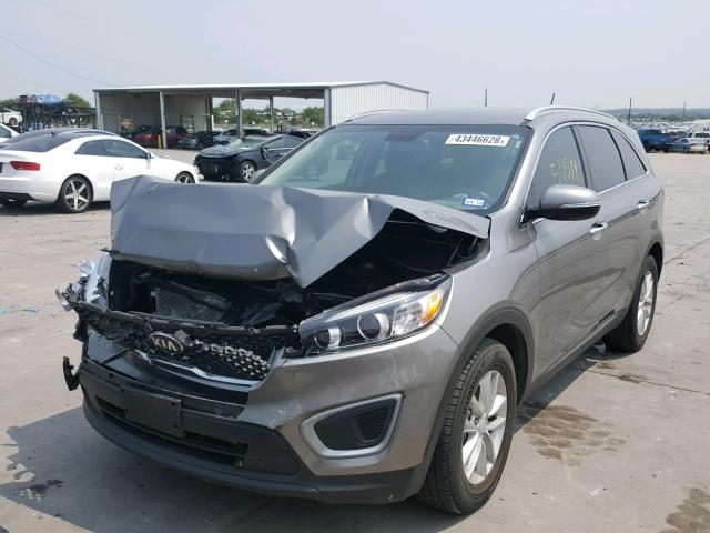 5XYPG4A55GG156924 - 2016 KIA SORENTO LX CHARCOAL photo 2