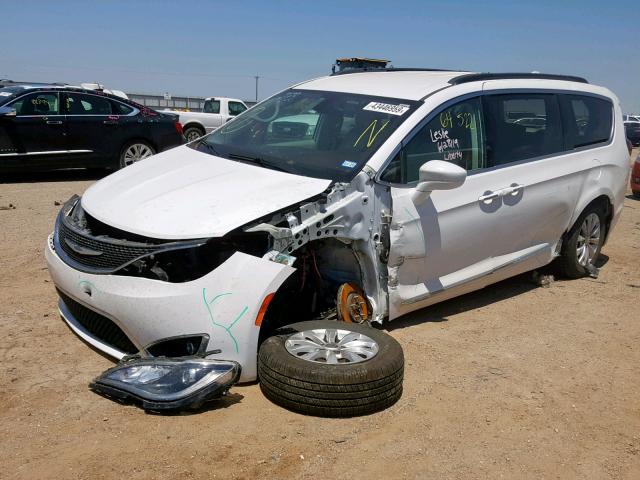 2C4RC1BG2HR691905 - 2017 CHRYSLER PACIFICA T WHITE photo 2