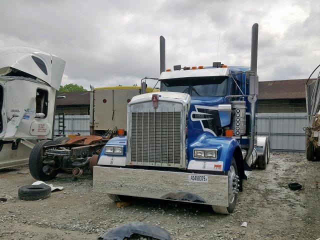 1XKWD49X56J154488 - 2006 KENWORTH CONSTRUCTI BLUE photo 2