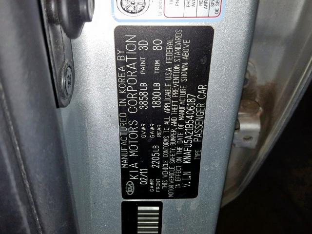 KNAFU5A21B5406187 - 2011 KIA FORTE EX SILVER photo 10