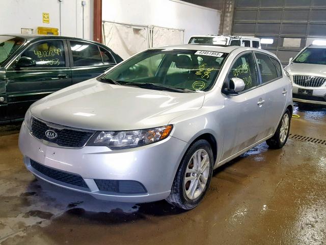 KNAFU5A21B5406187 - 2011 KIA FORTE EX SILVER photo 2