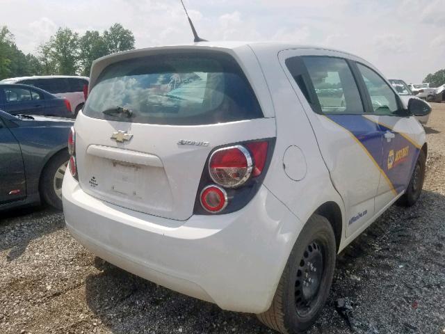 1G1JA6SH6D4229457 - 2013 CHEVROLET SONIC LS WHITE photo 4