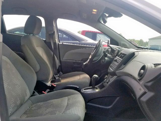 1G1JA6SH6D4229457 - 2013 CHEVROLET SONIC LS WHITE photo 5