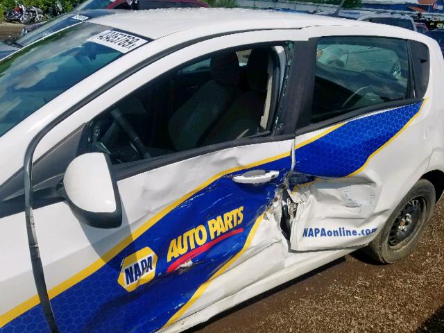 1G1JA6SH6D4229457 - 2013 CHEVROLET SONIC LS WHITE photo 9