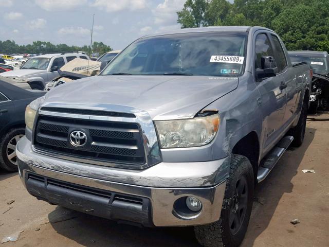 5TFRM5F16AX007648 - 2010 TOYOTA TUNDRA DOU SILVER photo 2