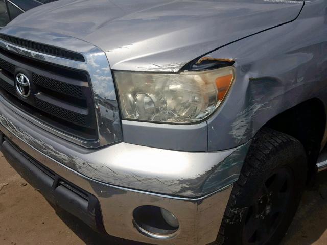 5TFRM5F16AX007648 - 2010 TOYOTA TUNDRA DOU SILVER photo 9