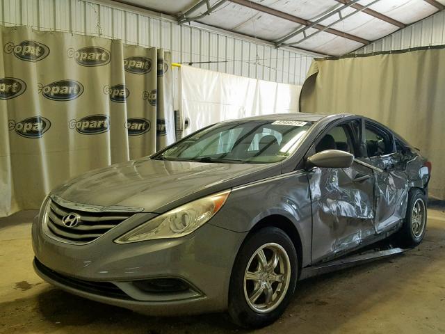 5NPEB4AC4BH228900 - 2011 HYUNDAI SONATA GLS GRAY photo 2