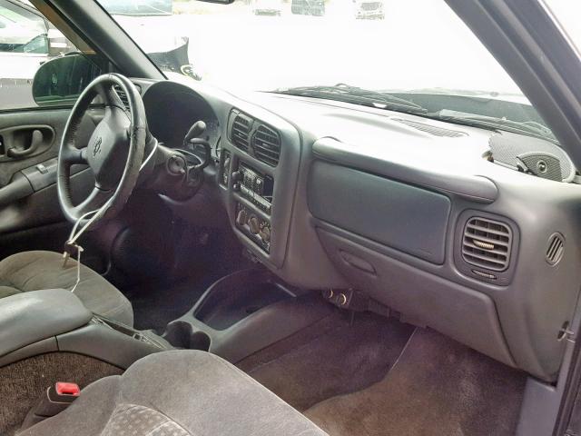 1GNCS18W0YK229890 - 2000 CHEVROLET BLAZER BLACK photo 9