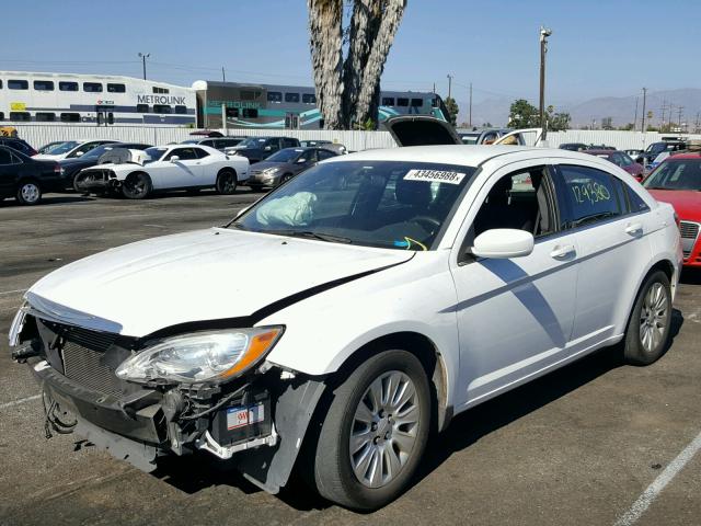 1C3CCBAB6CN289610 - 2012 CHRYSLER 200 LX WHITE photo 2