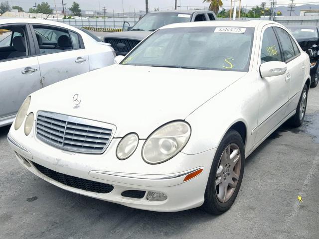 WDBUF65J43A367209 - 2003 MERCEDES-BENZ E 320 WHITE photo 2