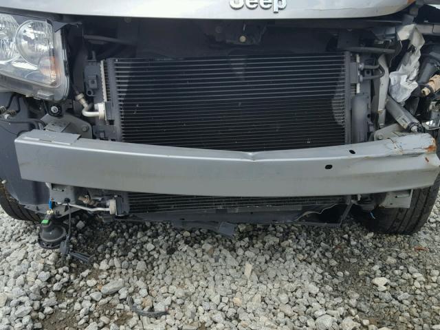 1C4NJCBB4GD590743 - 2016 JEEP COMPASS SP 银色 照片 9