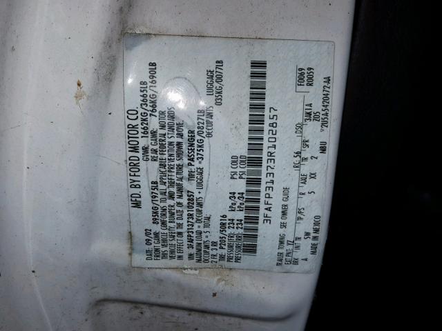 3FAFP31373R102857 - 2003 FORD FOCUS ZX3 WHITE photo 10