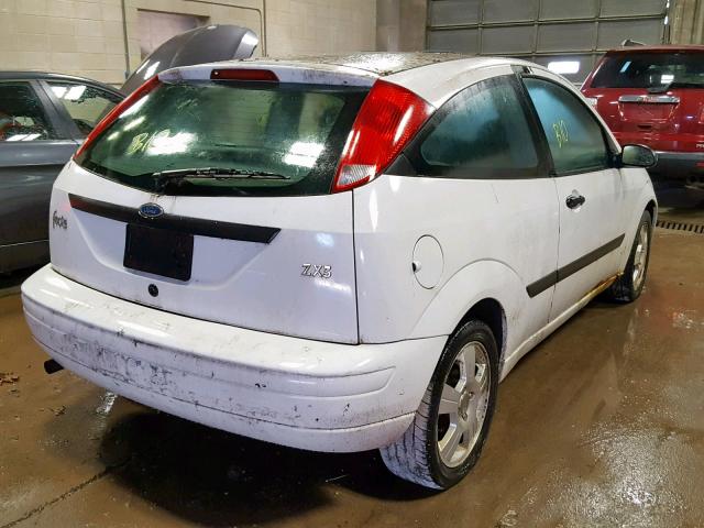 3FAFP31373R102857 - 2003 FORD FOCUS ZX3 WHITE photo 4