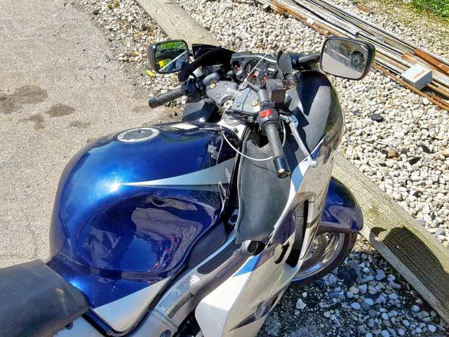 JS1GW71A752106058 - 2005 SUZUKI GSX1300 RK BLUE photo 5