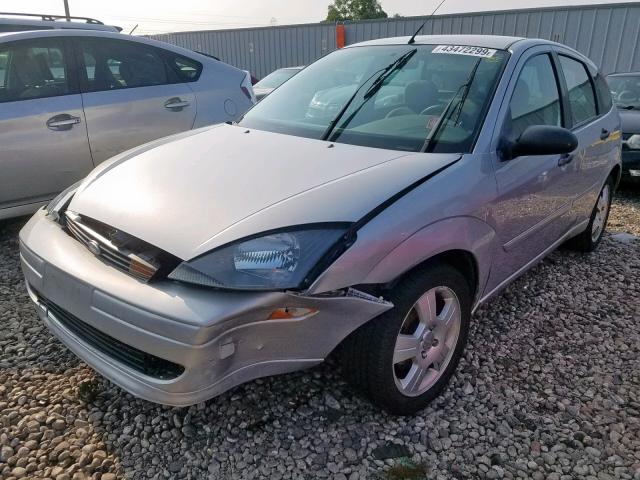 3FAFP37344R104008 - 2004 FORD FOCUS ZX5 SILVER photo 2