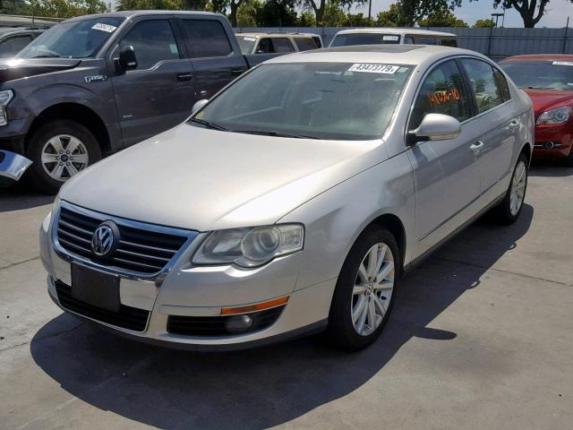 WVWJM7AN9AE104387 - 2010 VOLKSWAGEN PASSAT KOM SILVER photo 2