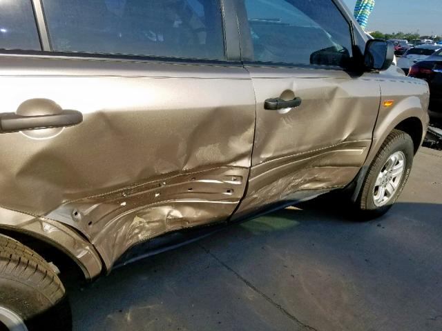 5FNYF28197B038140 - 2007 HONDA PILOT LX GOLD photo 9