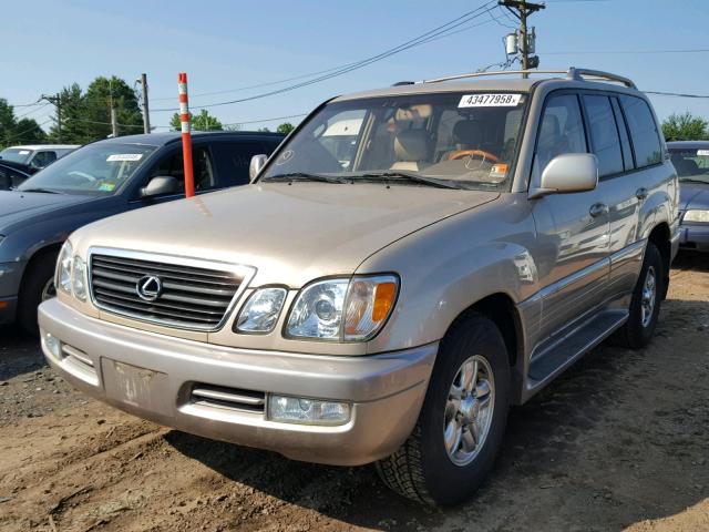 JTJHT00W713507635 - 2001 LEXUS LX 470 GOLD photo 2