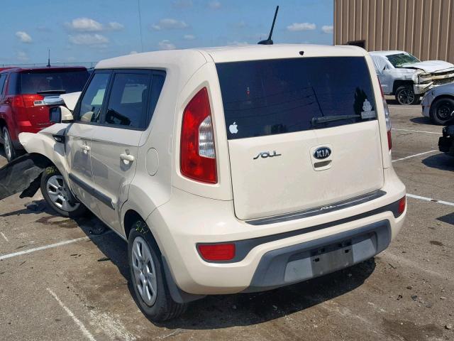 KNDJT2A54D7773469 - 2013 KIA SOUL WHITE photo 3