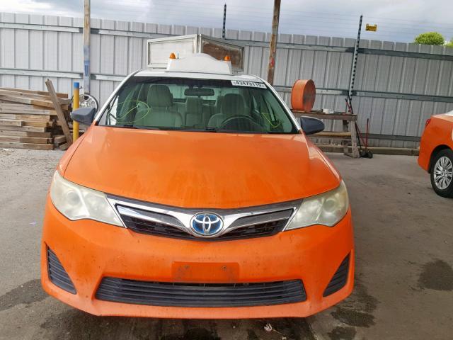 4T1BD1FK1CU016793 - 2012 TOYOTA CAMRY HYBR TWO TONE photo 9