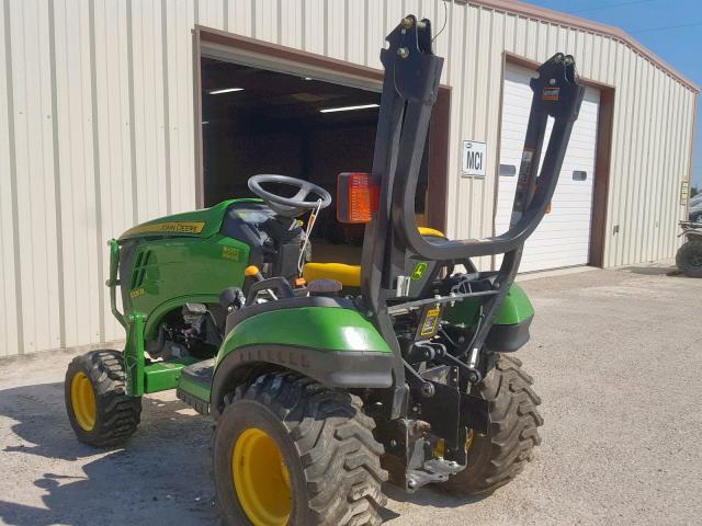 1LV1026RABE114042 - 2012 JOHN DEERE 1026R GREEN photo 3