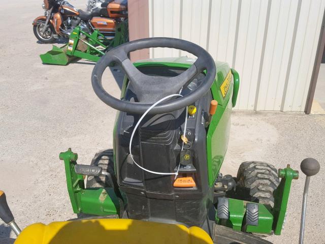 1LV1026RABE114042 - 2012 JOHN DEERE 1026R GREEN photo 5