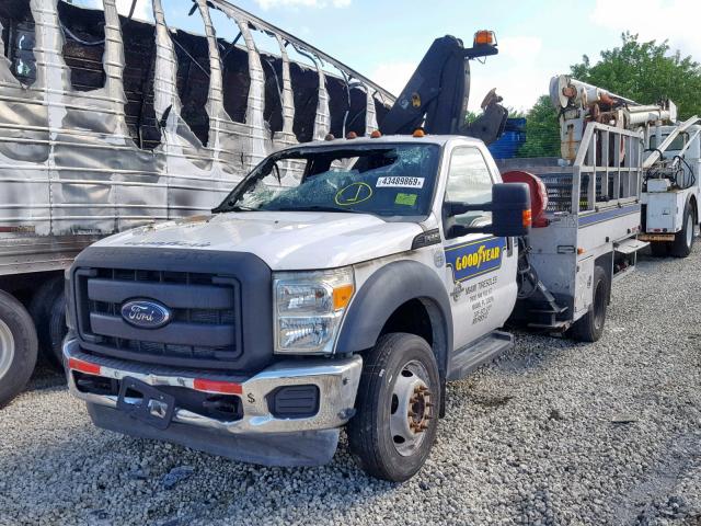 1FDUF5GTXDEB63899 - 2013 FORD F550 SUPER WHITE photo 2