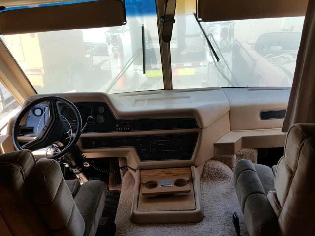 17N530121KW012727 - 1989 WINNEBAGO MOTORHOME TAN photo 5