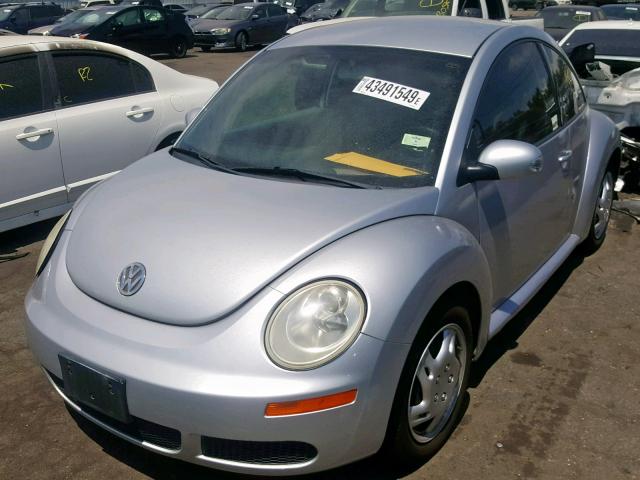 3VWEW31C17M518606 - 2007 VOLKSWAGEN NEW BEETLE GRAY photo 2