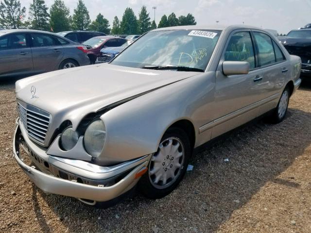 WDBJF65H4XA887075 - 1999 MERCEDES-BENZ E 320 GOLD photo 2