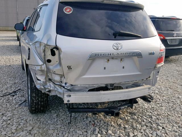 JTEJW3EH4A2044801 - 2010 TOYOTA HIGHLANDER SILVER photo 9