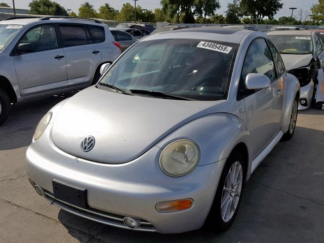 3VWCD21C2YM417499 - 2000 VOLKSWAGEN NEW BEETLE ვერცხლისფერი ფოტო 2