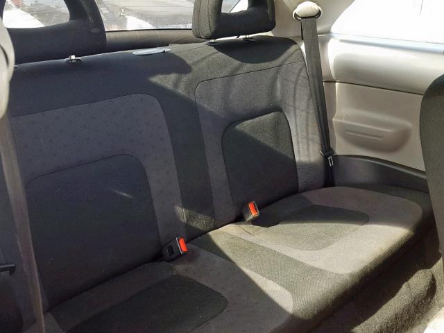 3VWCD21C2YM417499 - 2000 VOLKSWAGEN NEW BEETLE ვერცხლისფერი ფოტო 6