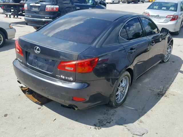 JTHCK262462000395 - 2006 LEXUS IS 250 GRAY photo 4