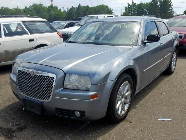 2C3LA53G97H861042 - 2007 CHRYSLER 300 TOURIN SILVER photo 2