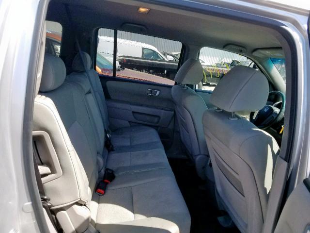 5FNYF4H23BB001338 - 2011 HONDA PILOT LX SILVER photo 6