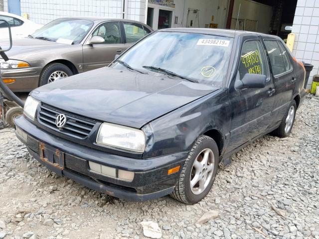 3VWRA81H5WM258816 - 1998 VOLKSWAGEN JETTA GL BLACK photo 2