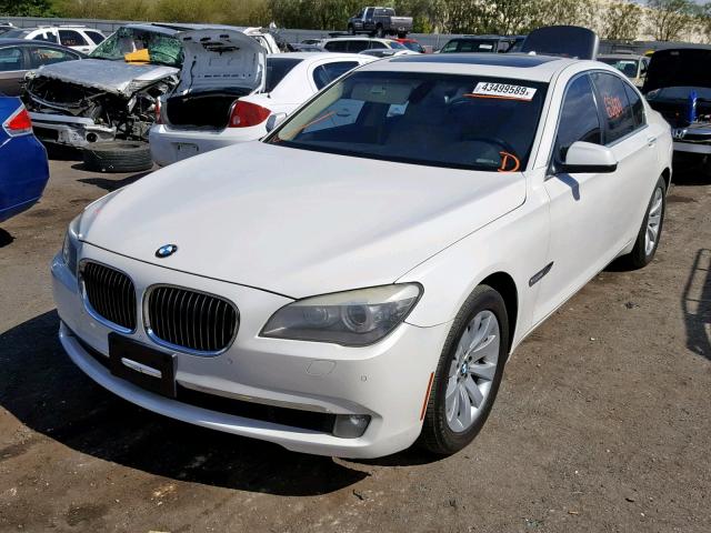 WBAKC6C56BC394158 - 2011 BMW 750 XI WHITE photo 2