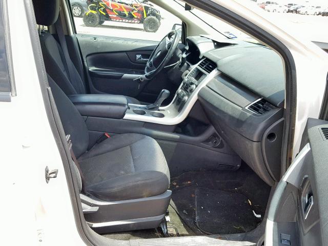 2FMDK4JC2DBA28734 - 2013 FORD EDGE SEL WHITE photo 5