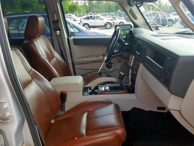 1J8HG58N66C365763 - 2006 JEEP COMMANDER 银色 照片 5