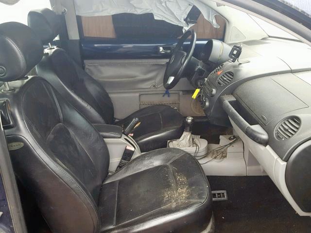 3VWCD31C74M405008 - 2004 VOLKSWAGEN NEW BEETLE BLUE photo 5