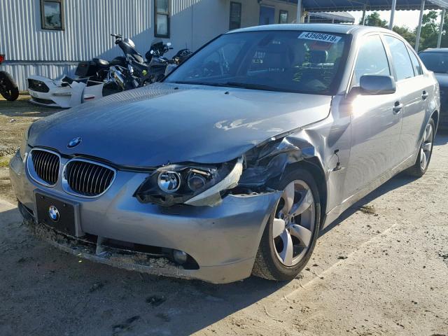 WBANE53507CW65515 - 2007 BMW 525 I GRAY photo 2