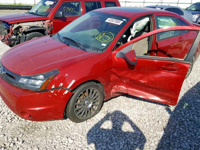 1FAHP3GNXBW134960 - 2011 FORD FOCUS SES RED photo 9