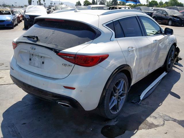 SJKCH5CP4HA024414 - 2017 INFINITI QX30 BASE WHITE photo 4