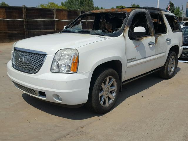 1GKFK63848J224021 - 2008 GMC YUKON DENA WHITE photo 2