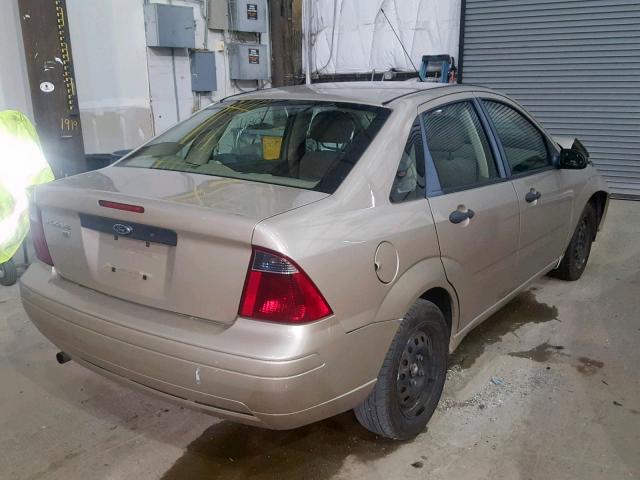 1FAFP34N47W228335 - 2007 FORD FOCUS ZX4 GOLD photo 4
